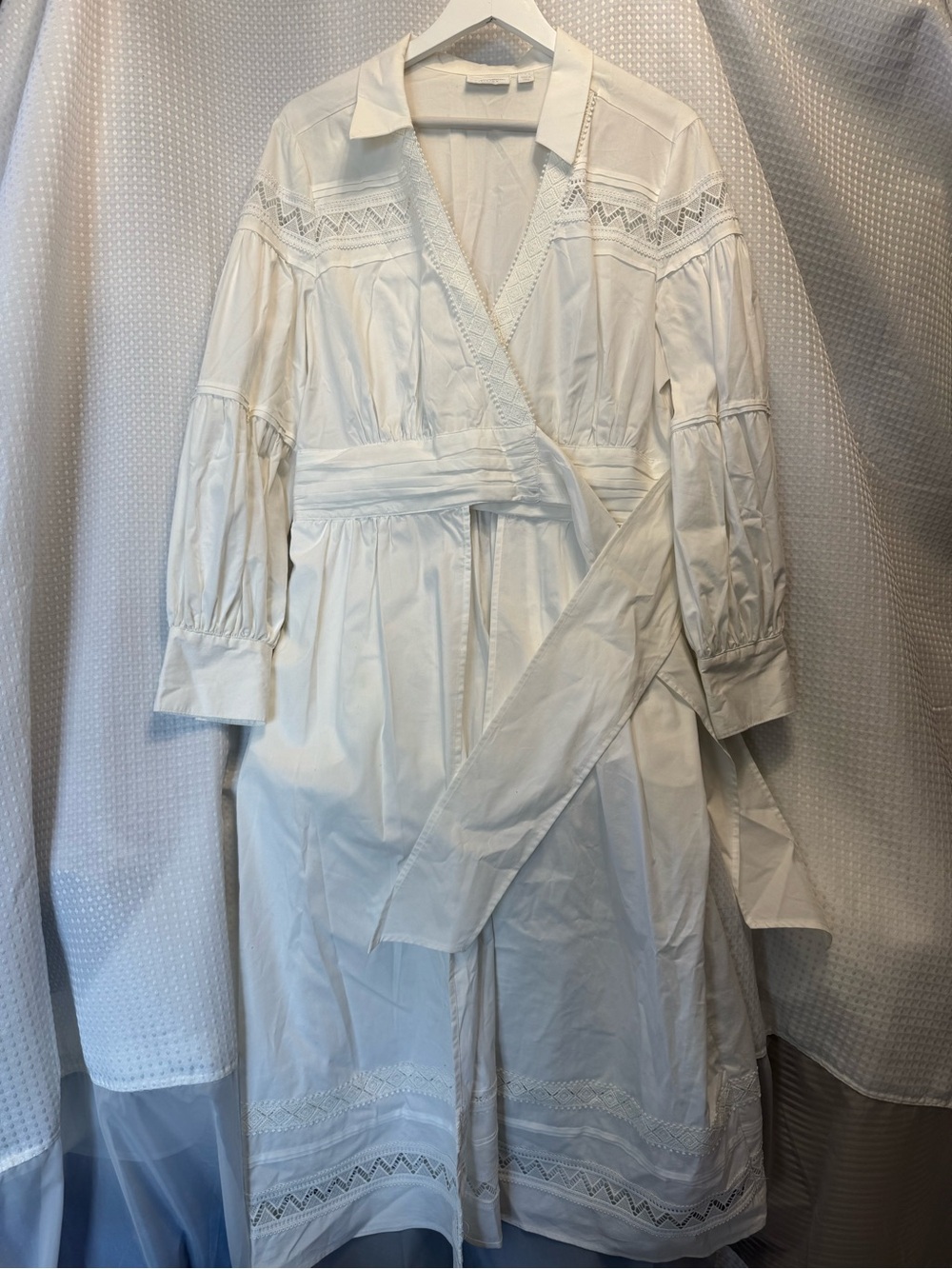 New York & Company White Cotton Wrap Robe with Lace Insets